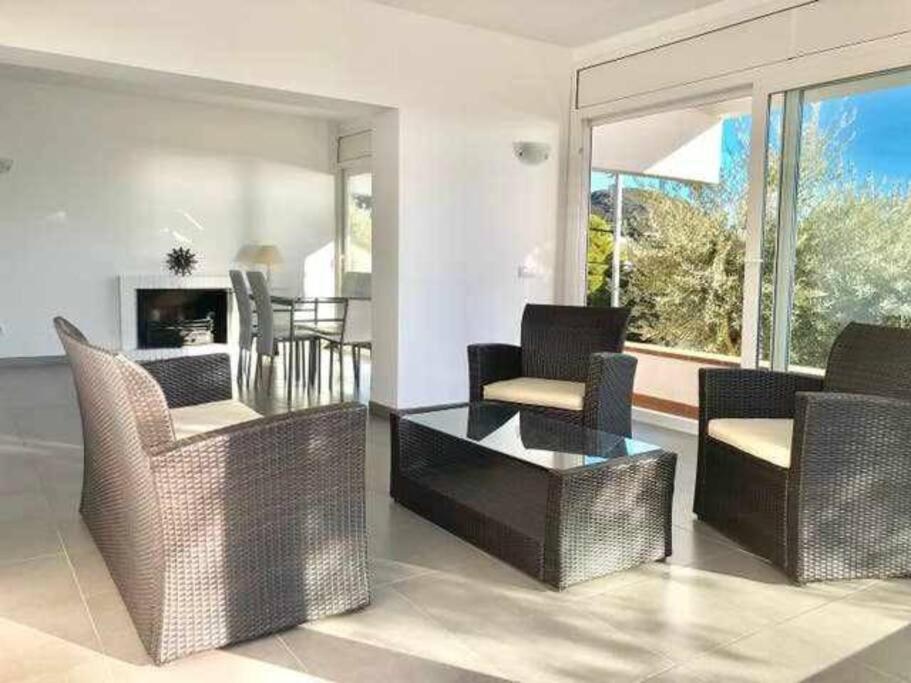 Amplio Apartamento Con Jardin En Almadrava Roses Bagian luar foto